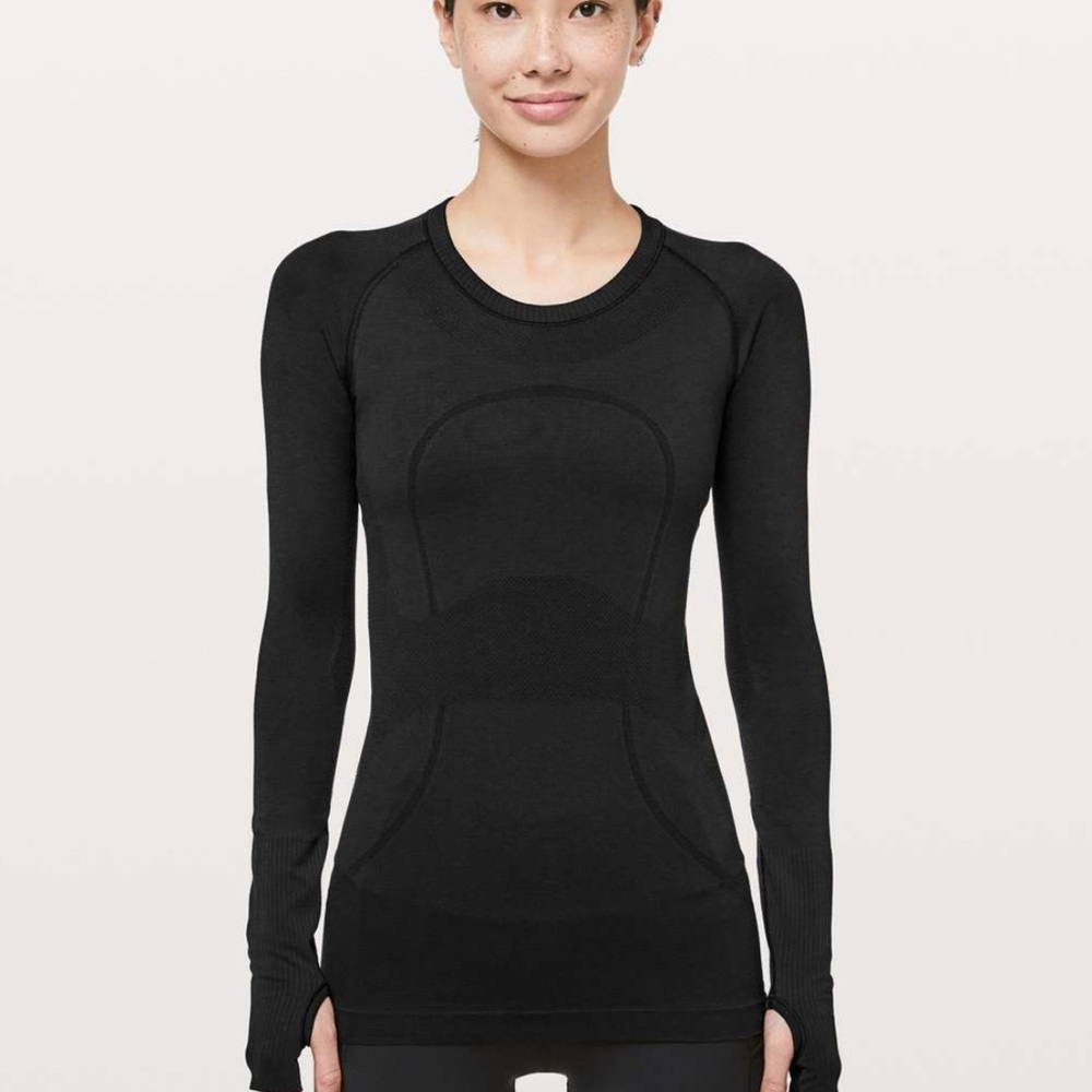 Lululemon Swiftly Tech Long Sleeve Crew top. Size 6